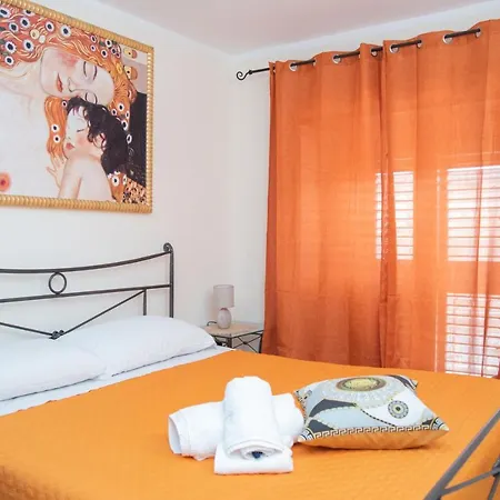 Vicolo Iv Bed and breakfast