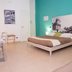 Vicolo Iv Bed & Breakfast 4*