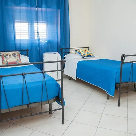 Bed & Breakfast Vicolo Iv 4*